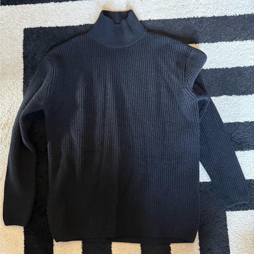 Zara knitted mock neck sweater in black, Size L
